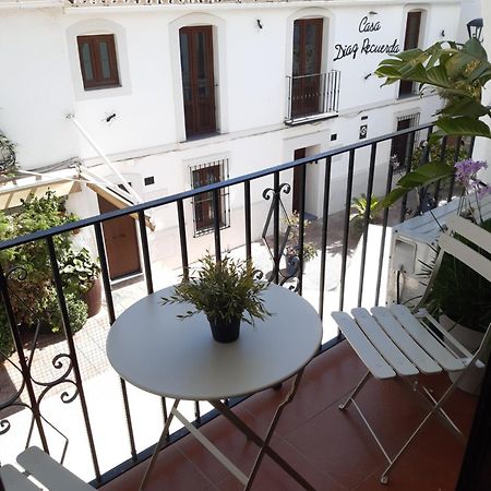Impressive Apartment With 3 Bedrooms Metres From The Beach Естепона Екстериор снимка