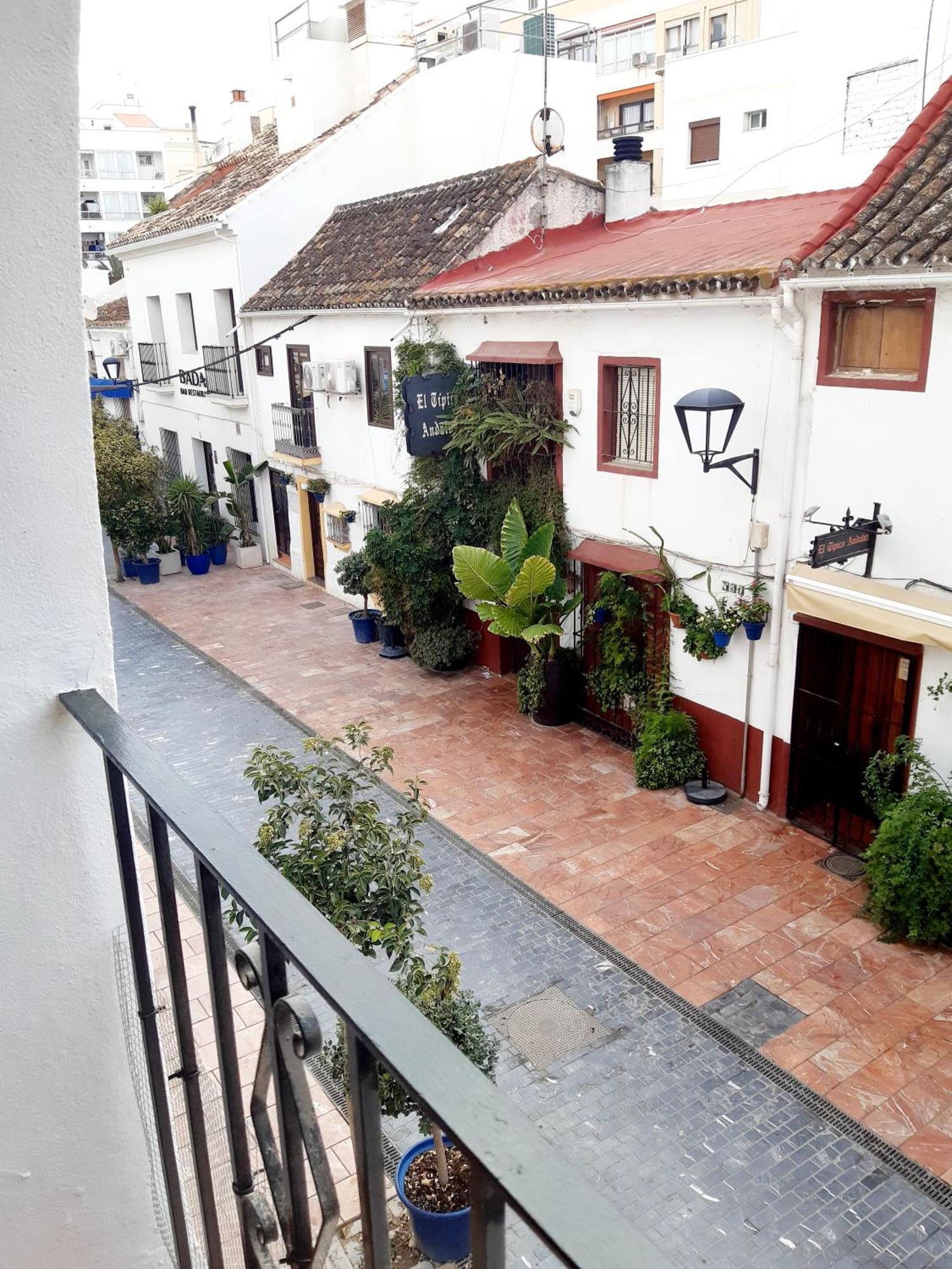 Impressive Apartment With 3 Bedrooms Metres From The Beach Естепона Екстериор снимка