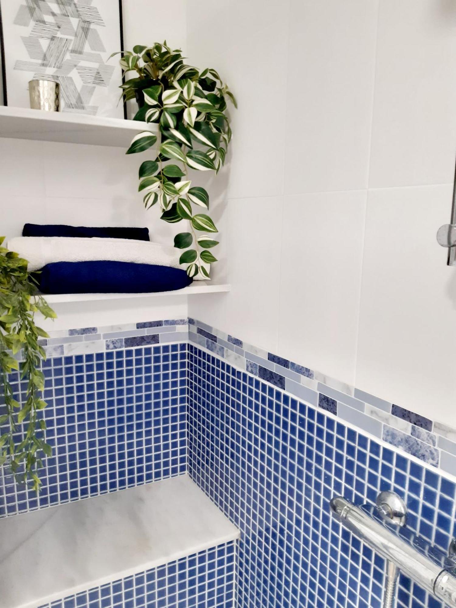 Impressive Apartment With 3 Bedrooms Metres From The Beach Естепона Екстериор снимка