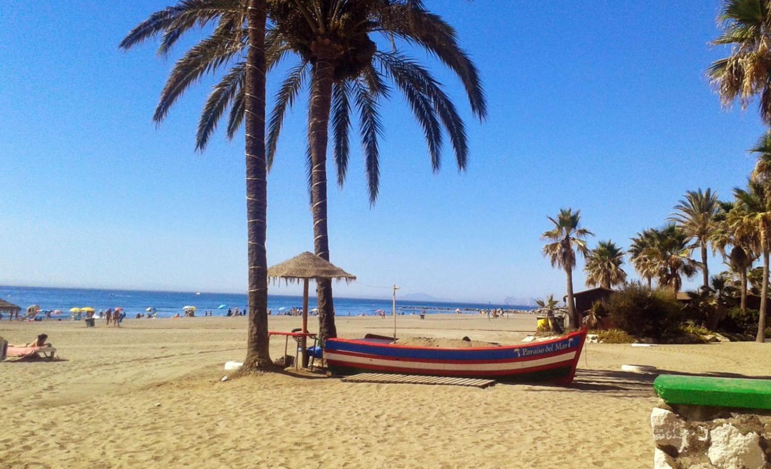Impressive Apartment With 3 Bedrooms Metres From The Beach Естепона Екстериор снимка