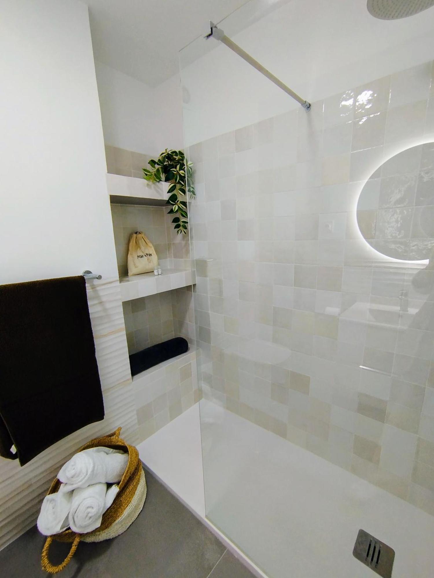Impressive Apartment With 3 Bedrooms Metres From The Beach Естепона Екстериор снимка