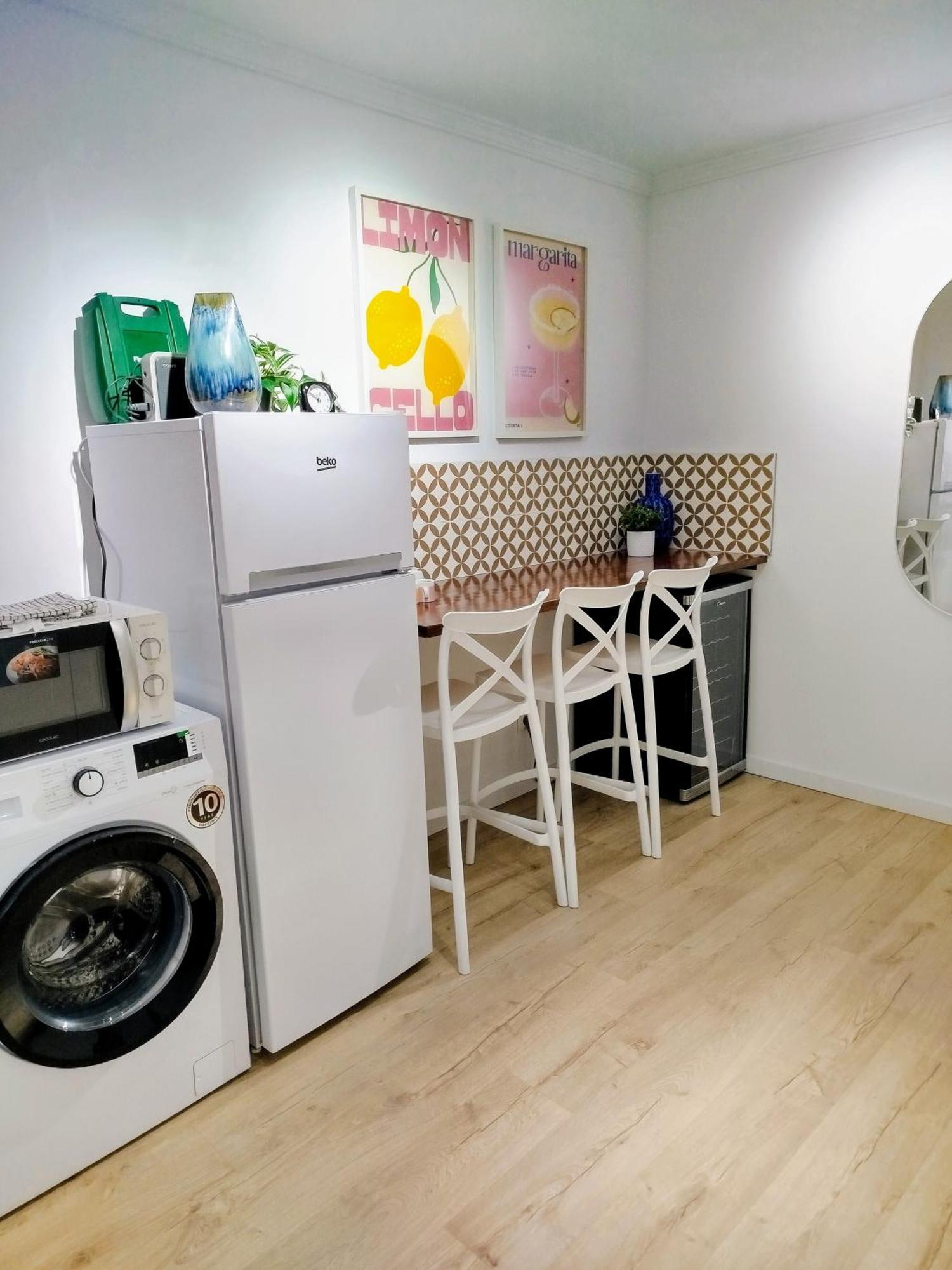 Impressive Apartment With 3 Bedrooms Metres From The Beach Естепона Екстериор снимка
